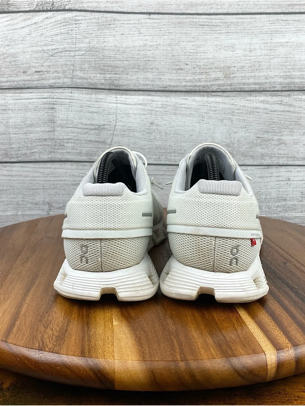 ON Running Cloud 5 White Slip On Lifestyle Shoes Women’s Sneaker Size 11